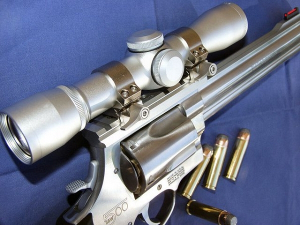 Smith & Wesson 500 8
